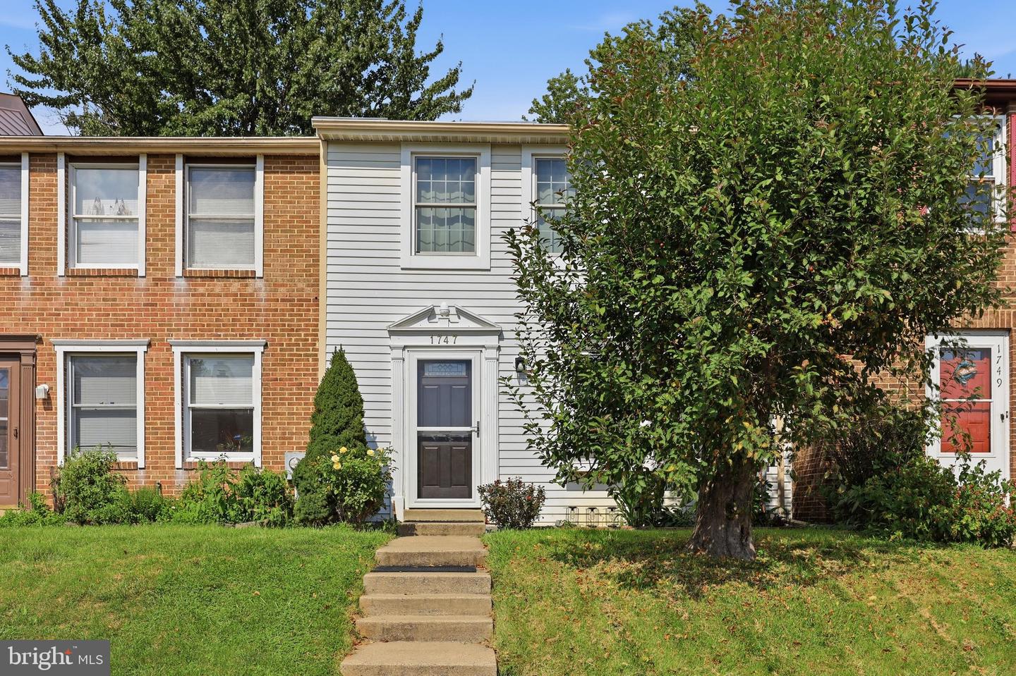 1747 Hillmeade Sq Property Photo 3