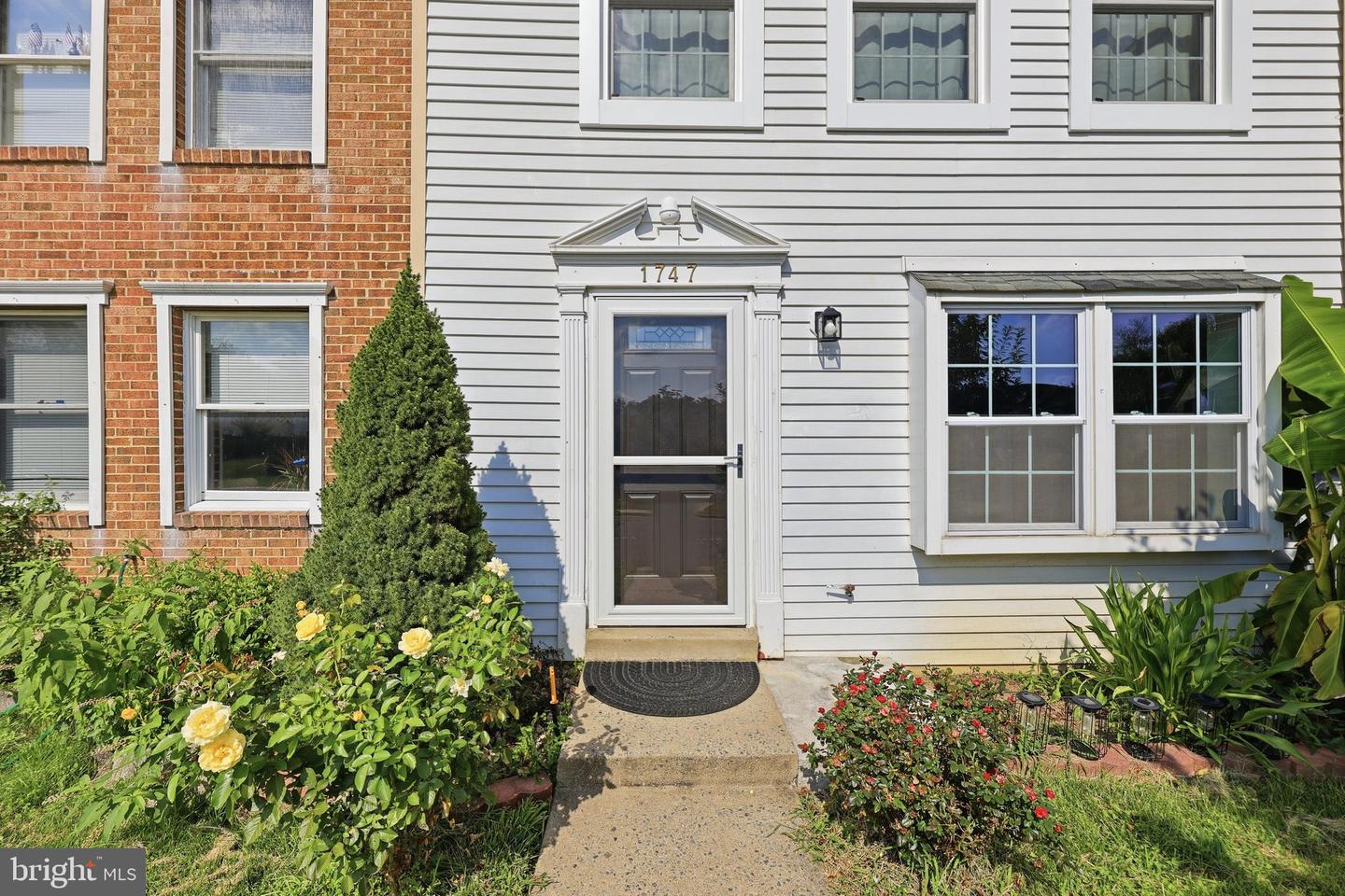 1747 Hillmeade Sq Property Photo 4