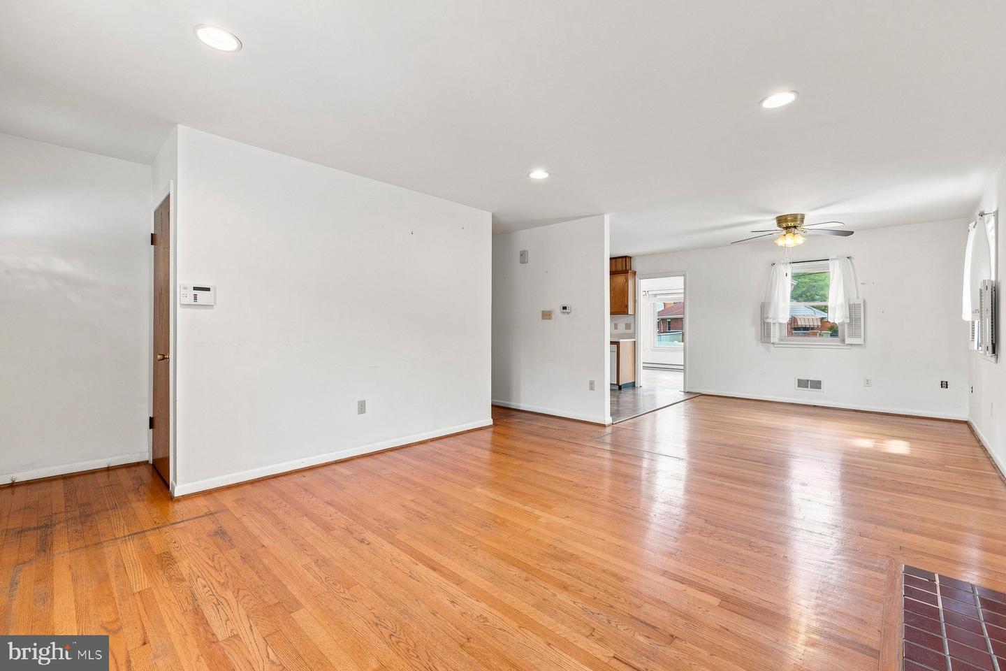 802 Young Pl Property Photo 7