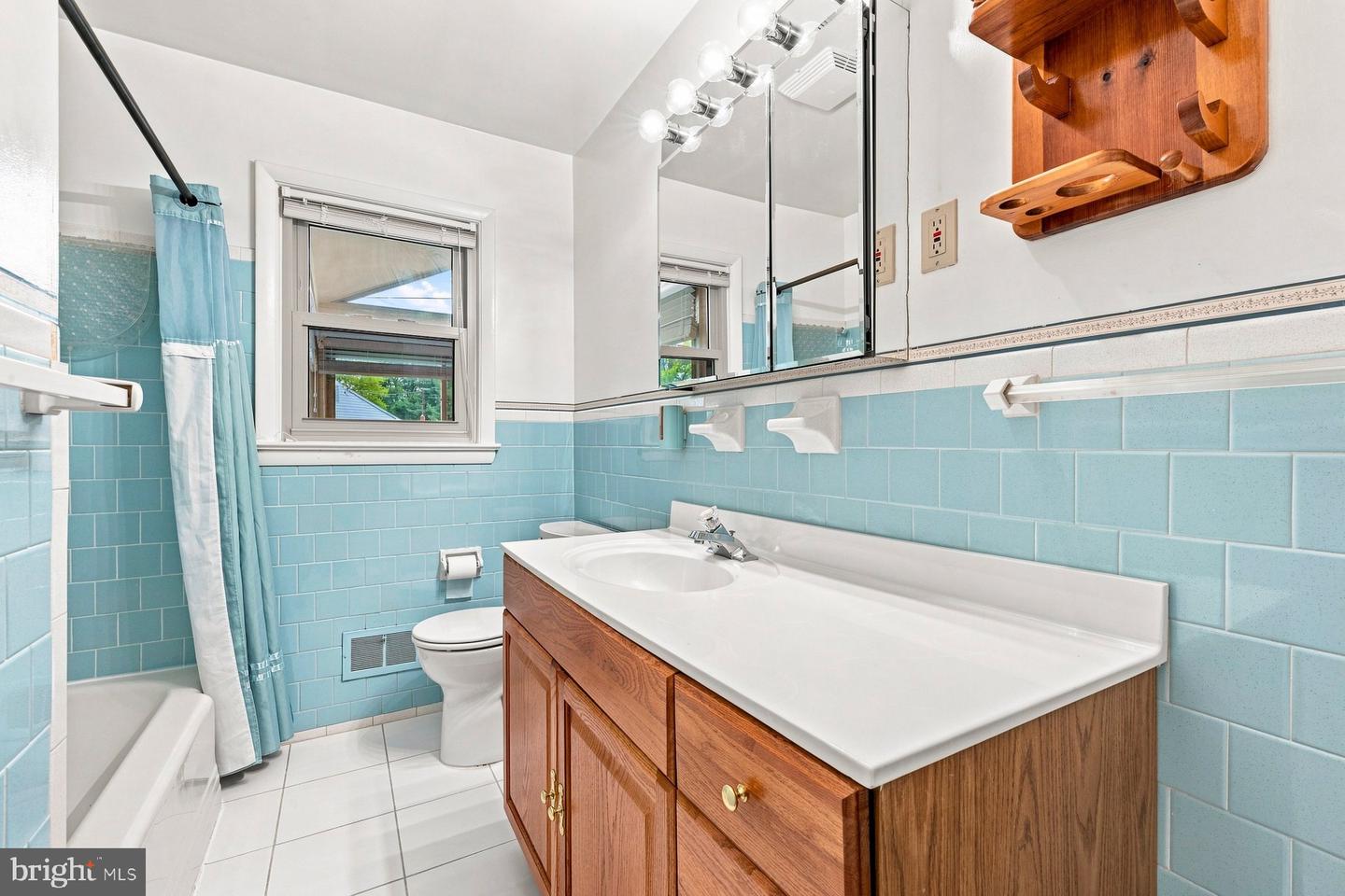 802 Young Pl Property Photo 9