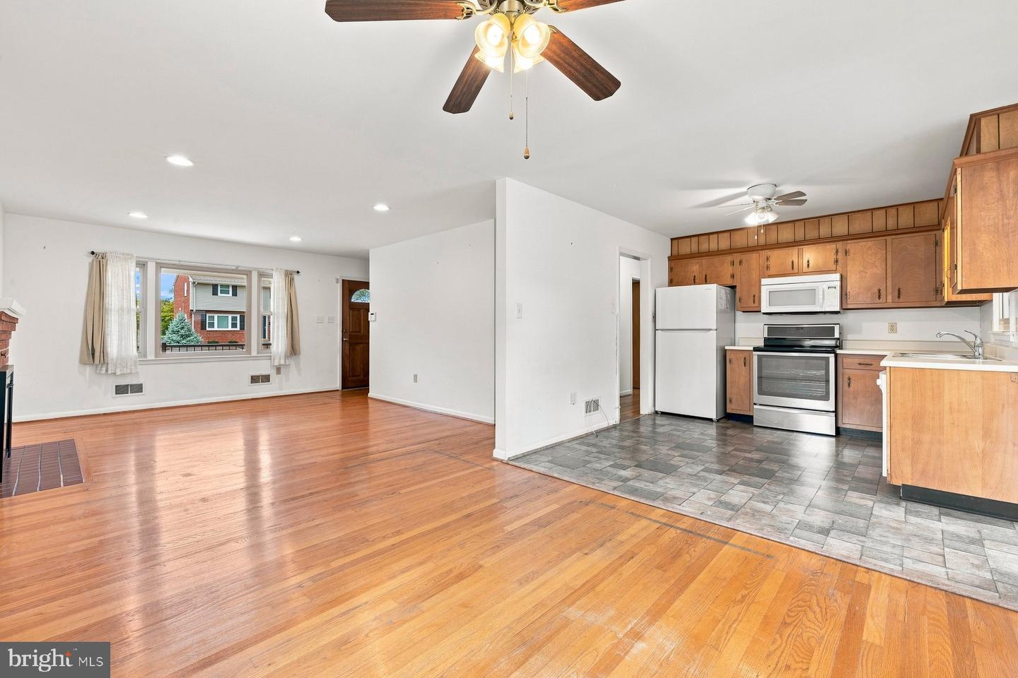 802 Young Pl Property Photo 12