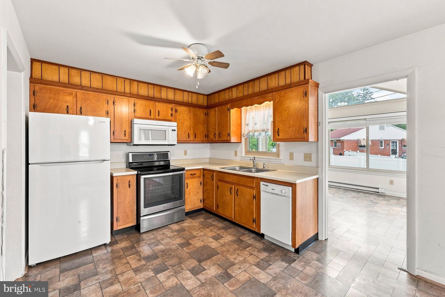 802 Young Pl Property Photo 13