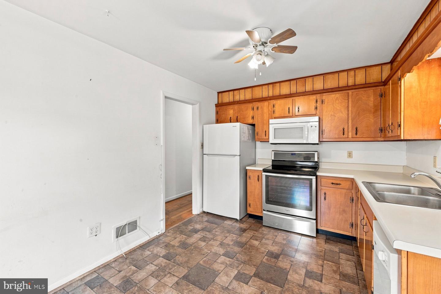 802 Young Pl Property Photo 14
