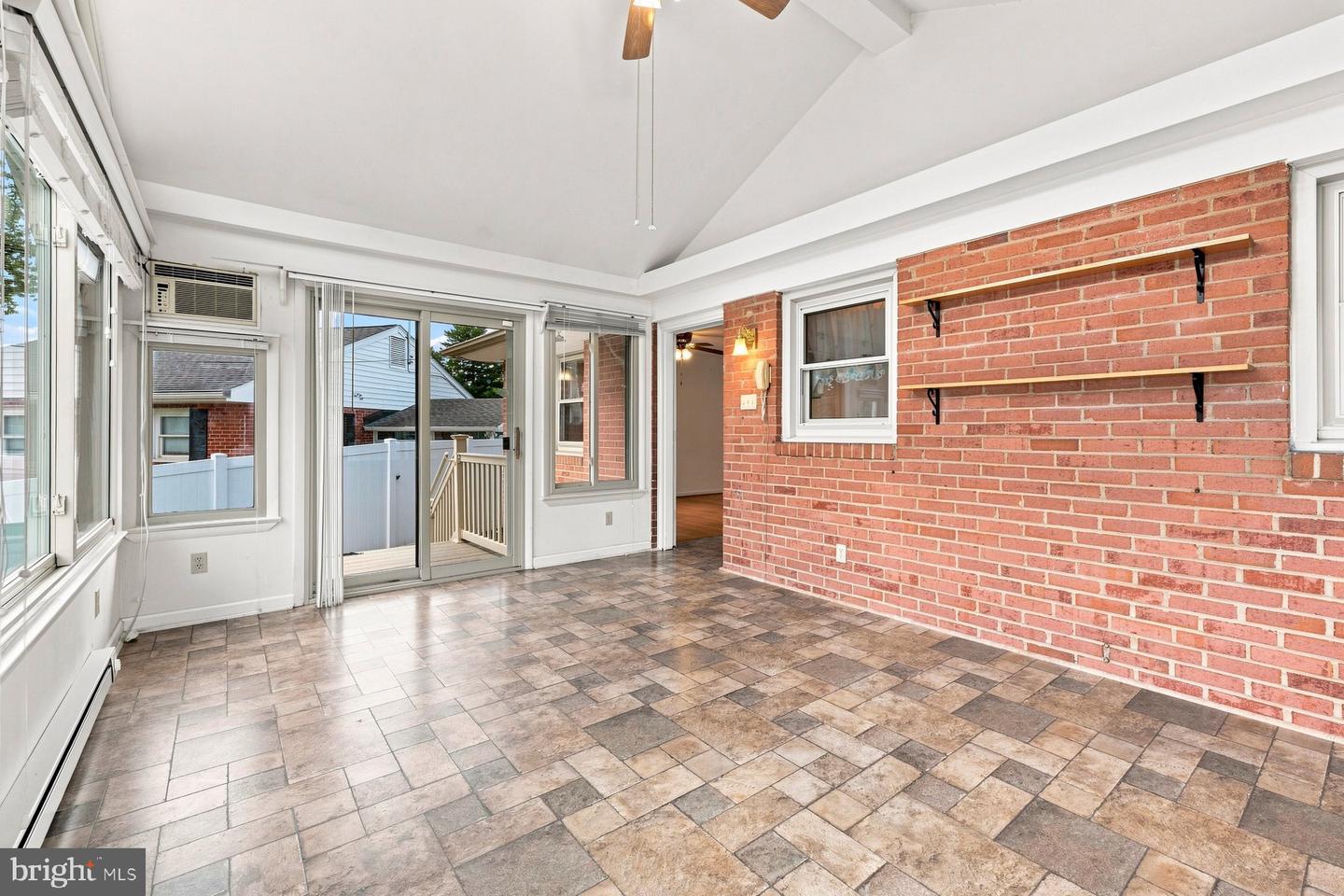 802 Young Pl Property Photo 18