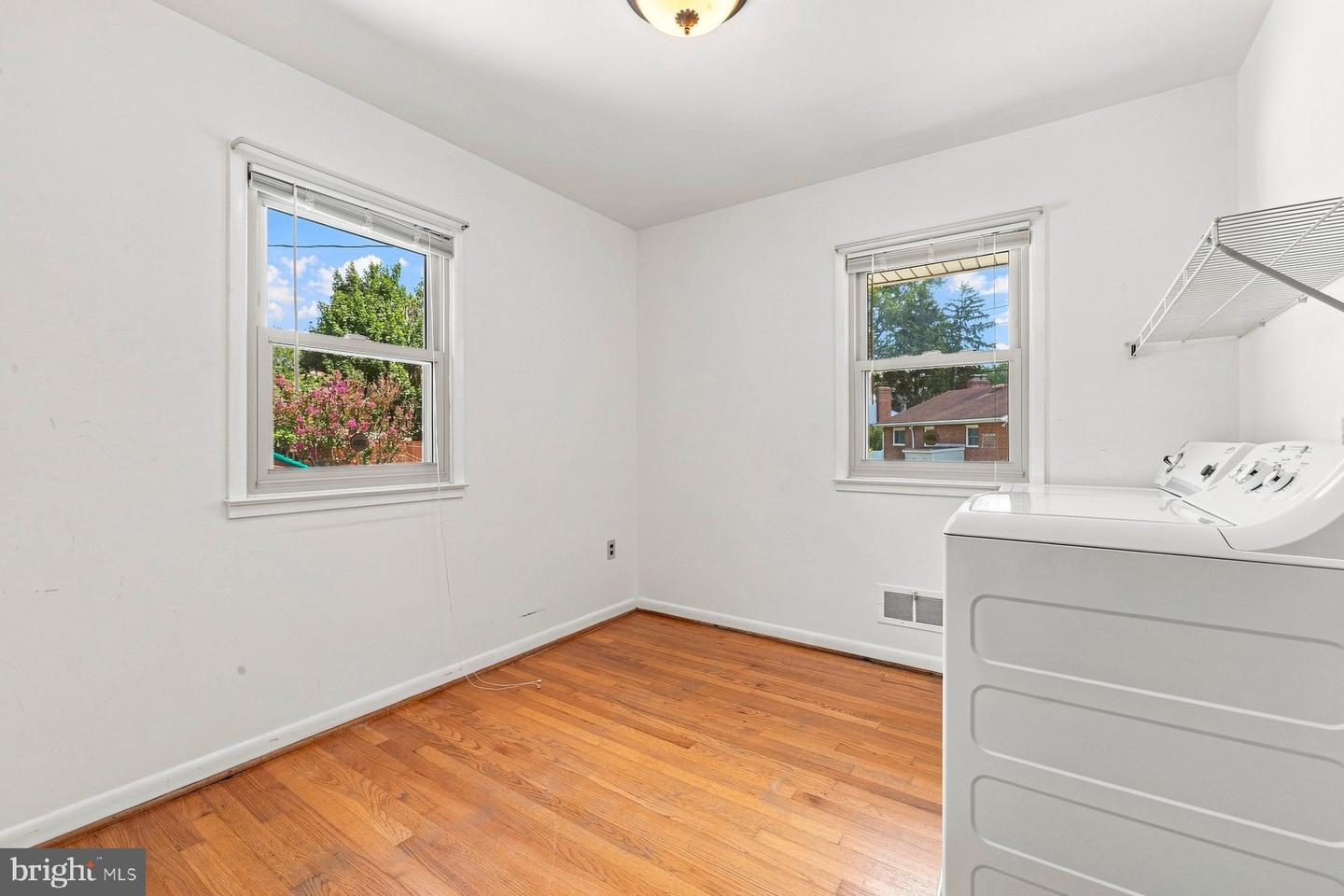 802 Young Pl Property Photo 23