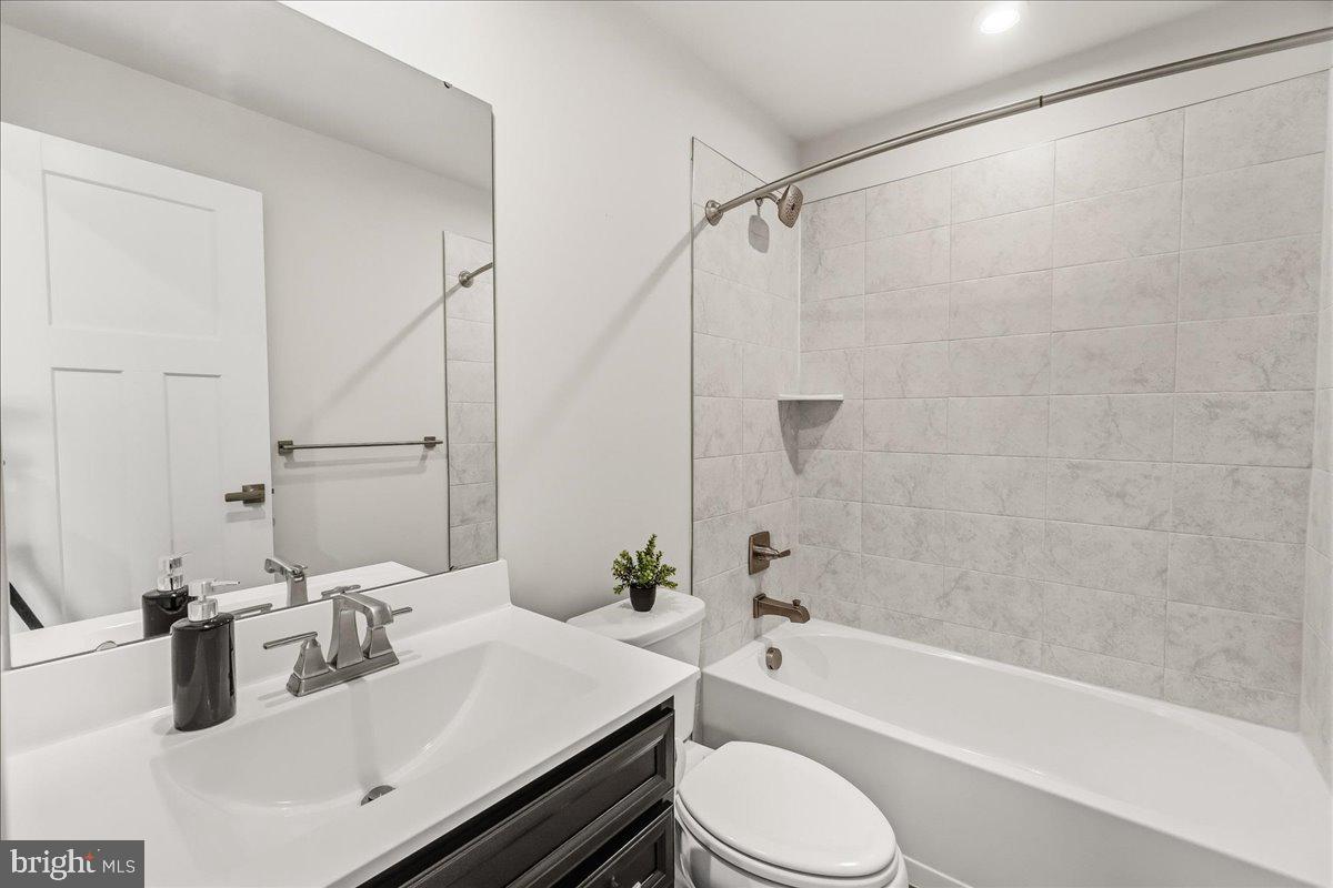 1403 Wilmer Park Ln Property Photo 17