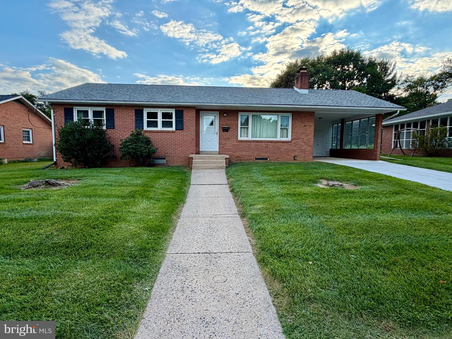 227 Wyngate Dr Property Photo 1