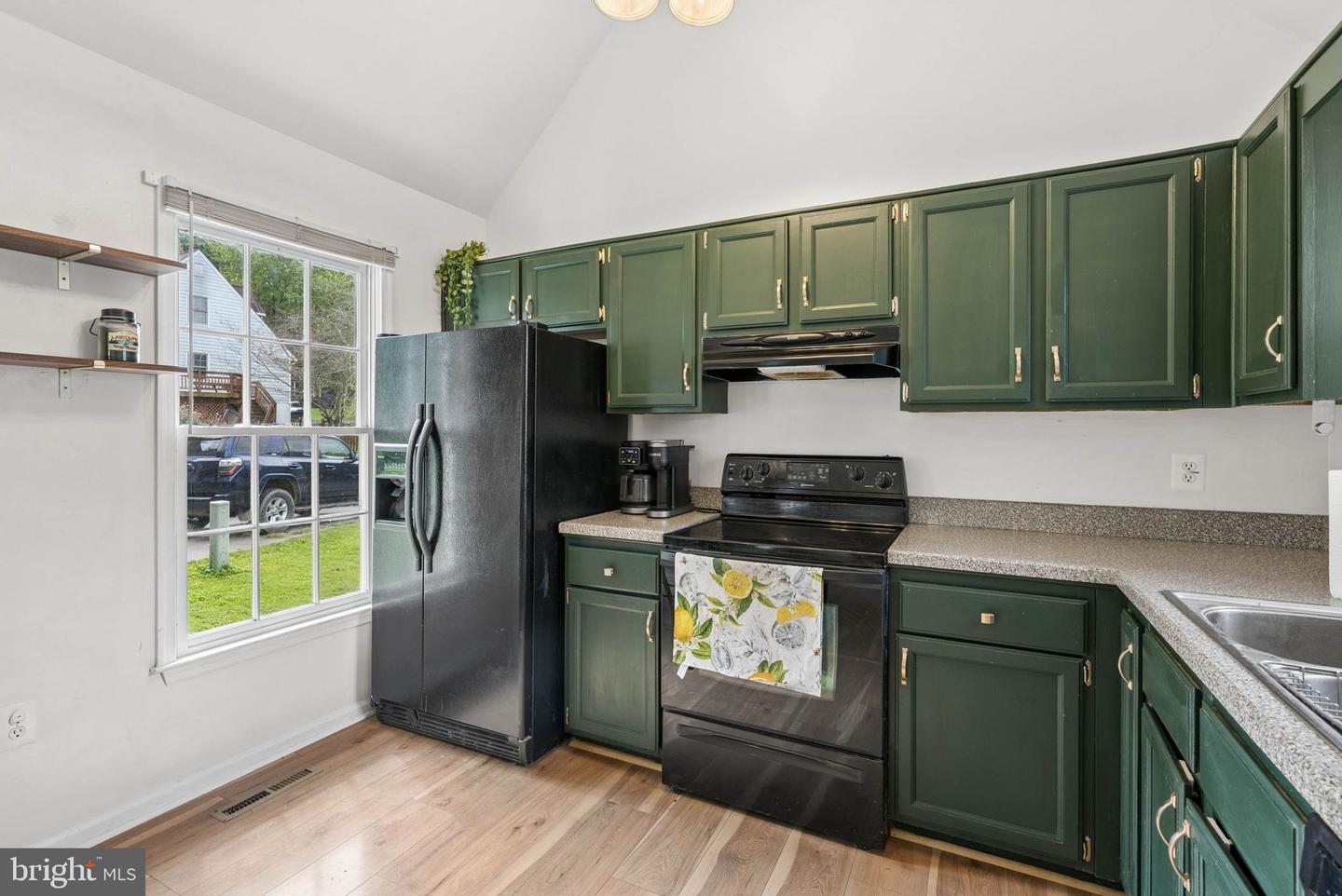10808 Lake Square Property Photo 4