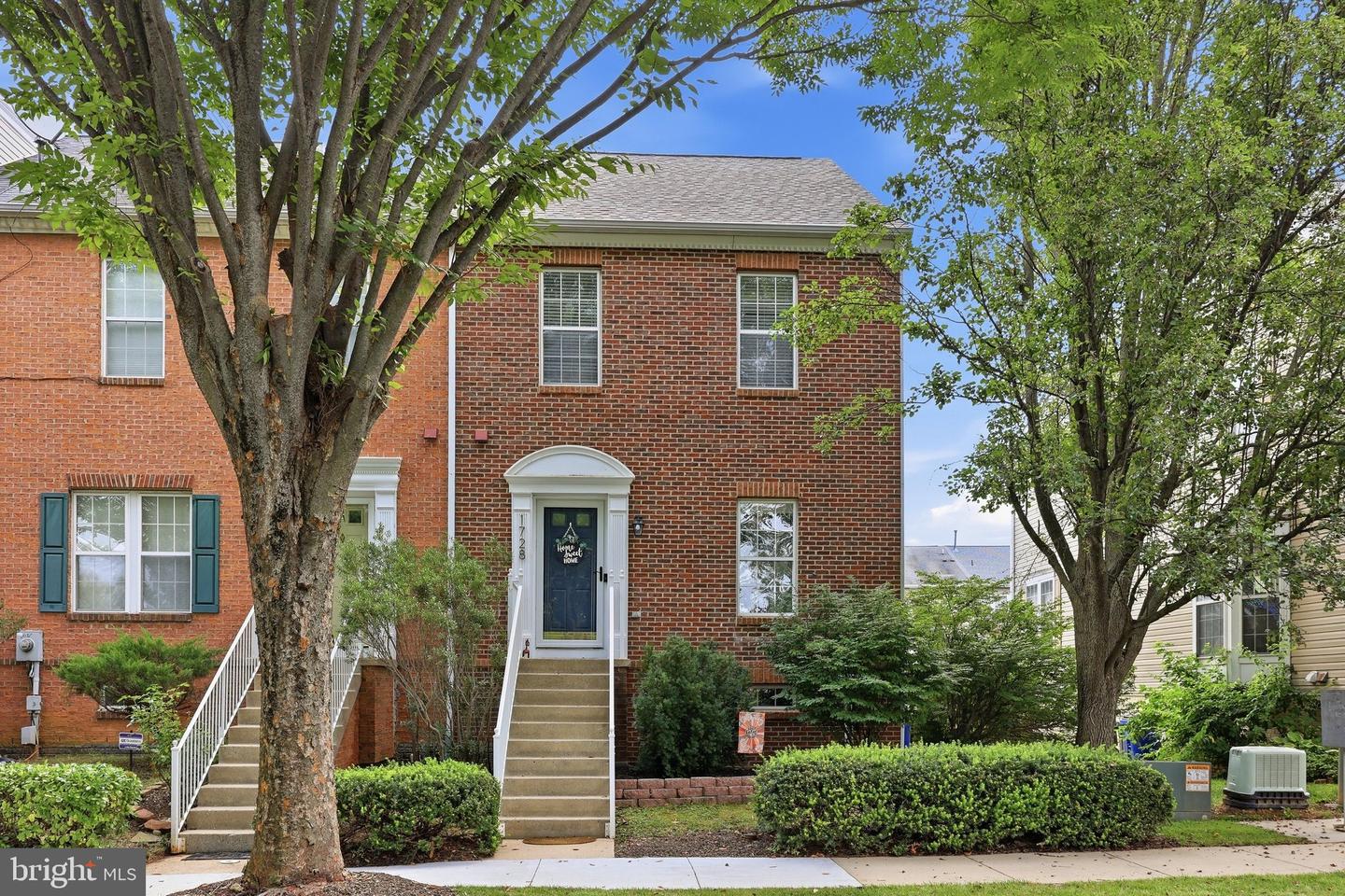 1728 Derrs Sq E Property Photo 1