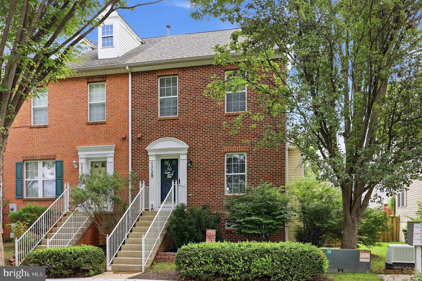 1728 Derrs Sq E Property Photo 1