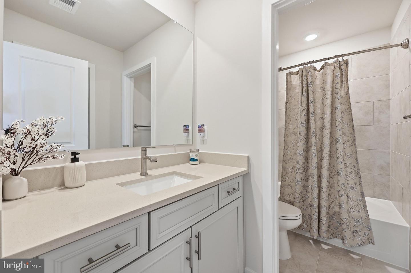 1418 Crampton St Property Photo 44