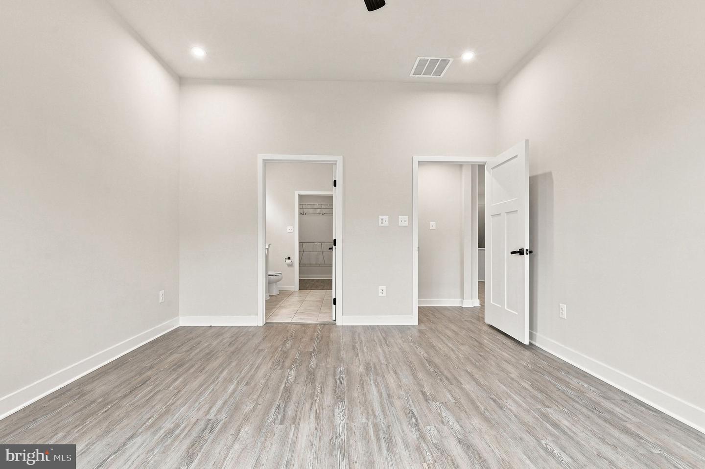 6141 Dock St Property Photo 17