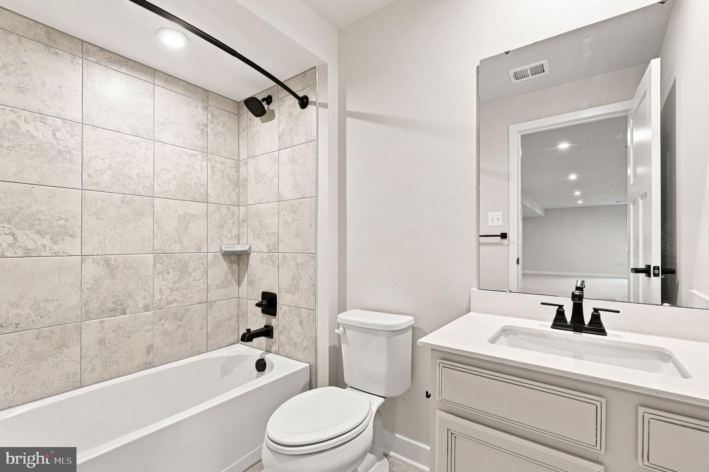 6141 Dock St Property Photo 38
