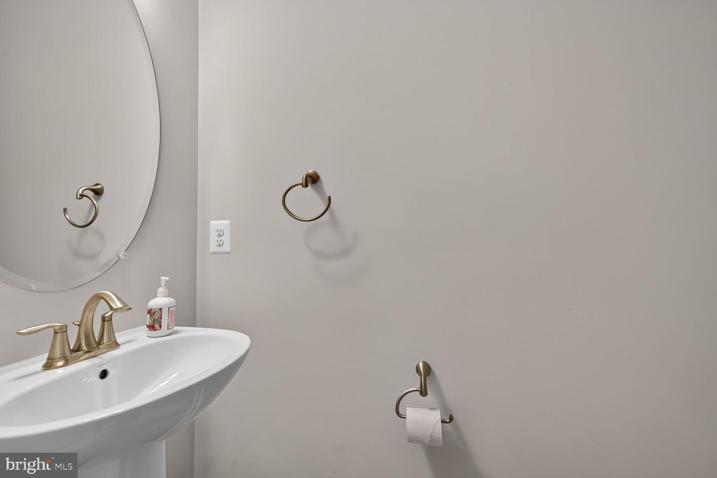 1008 Holden Rd Property Photo 4