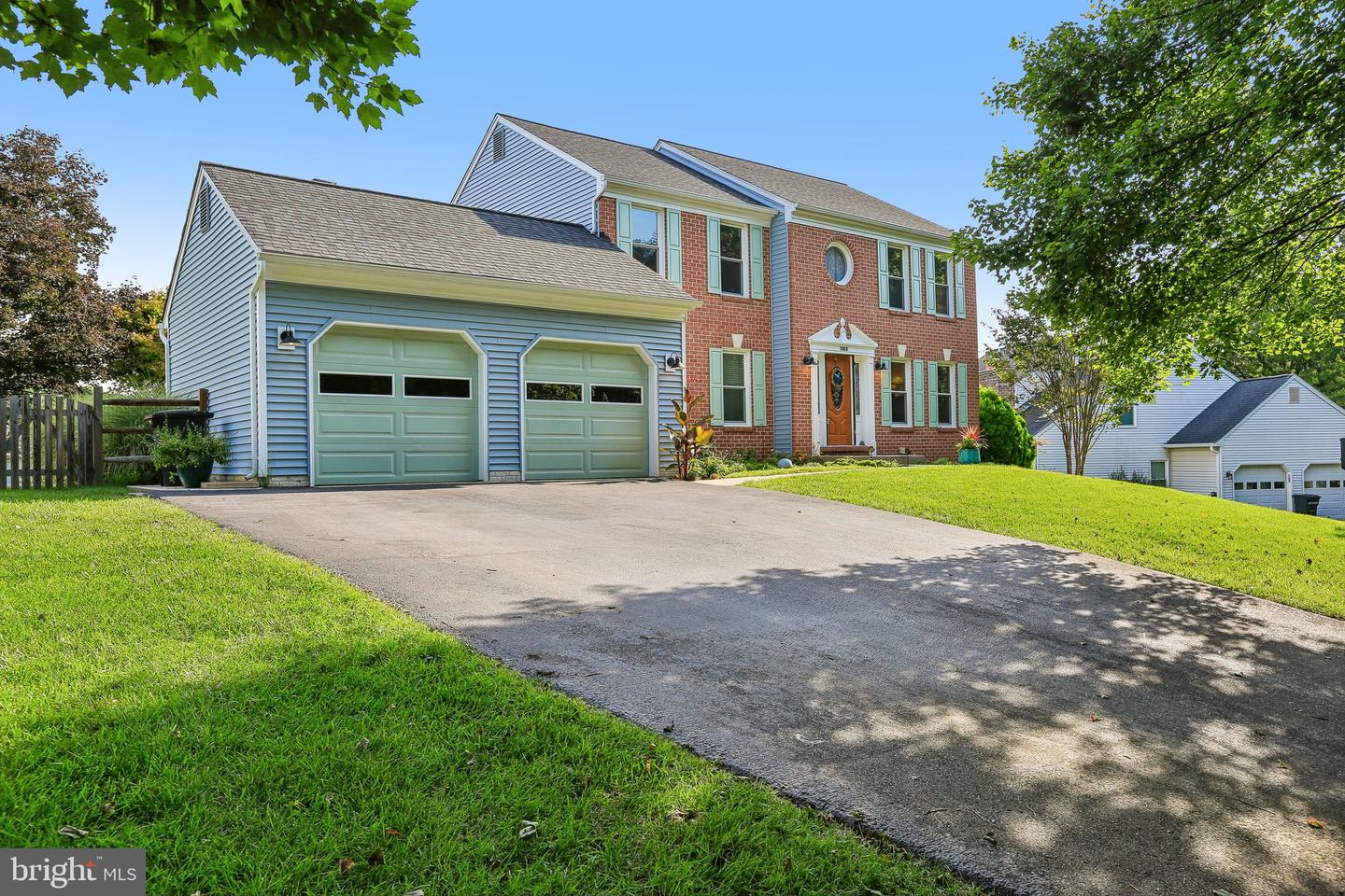 1103 Sleighill Ct Property Photo 2