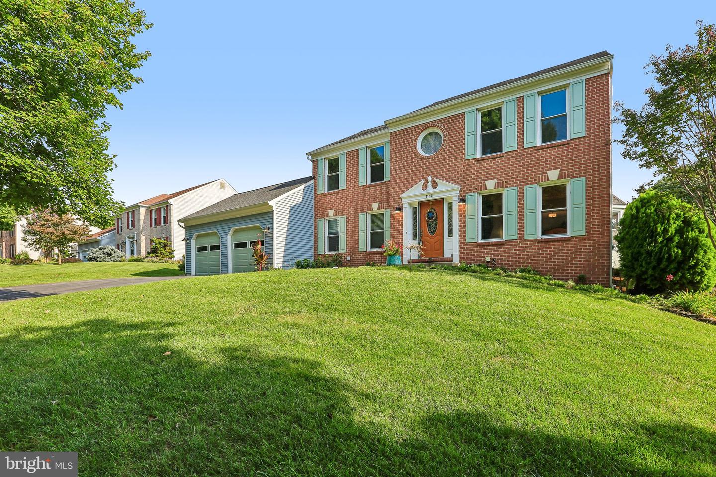 1103 Sleighill Ct Property Photo 3