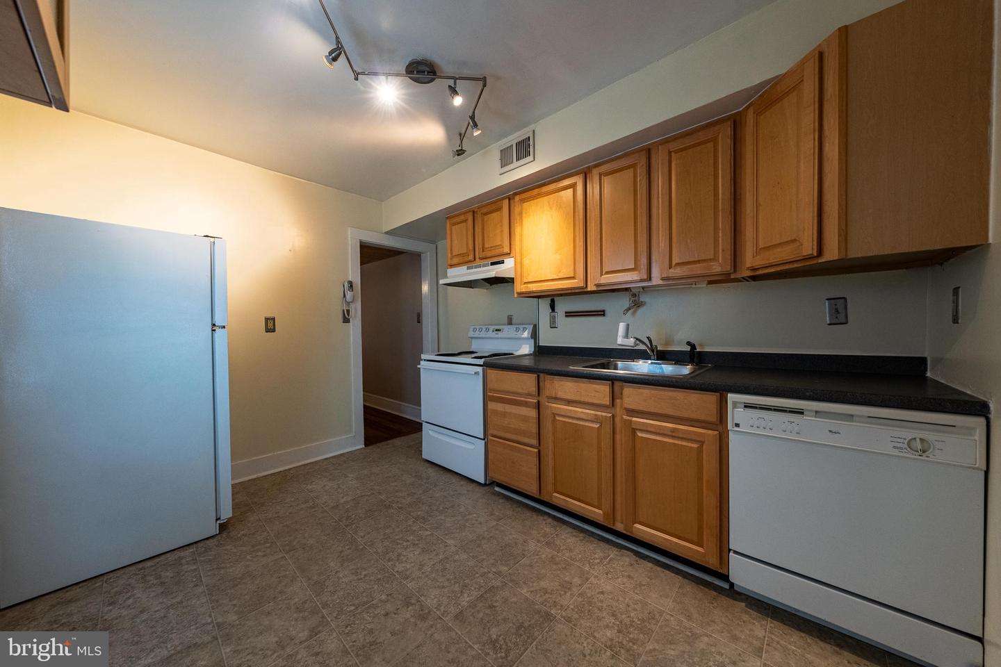 236 S Carroll St Property Photo 5