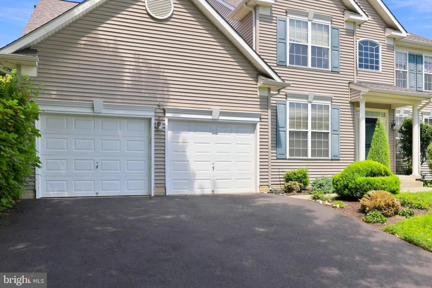 4802 Clarendon Dr Property Photo 4