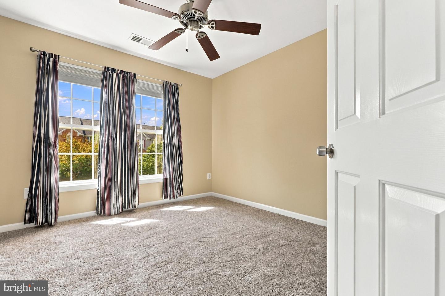 163 Fiona Way Property Photo 32