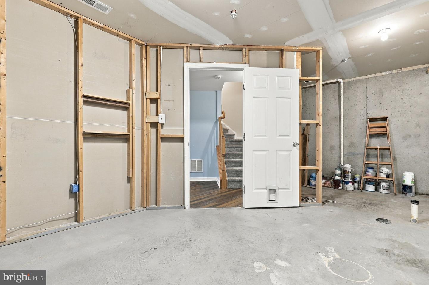 163 Fiona Way Property Photo 44