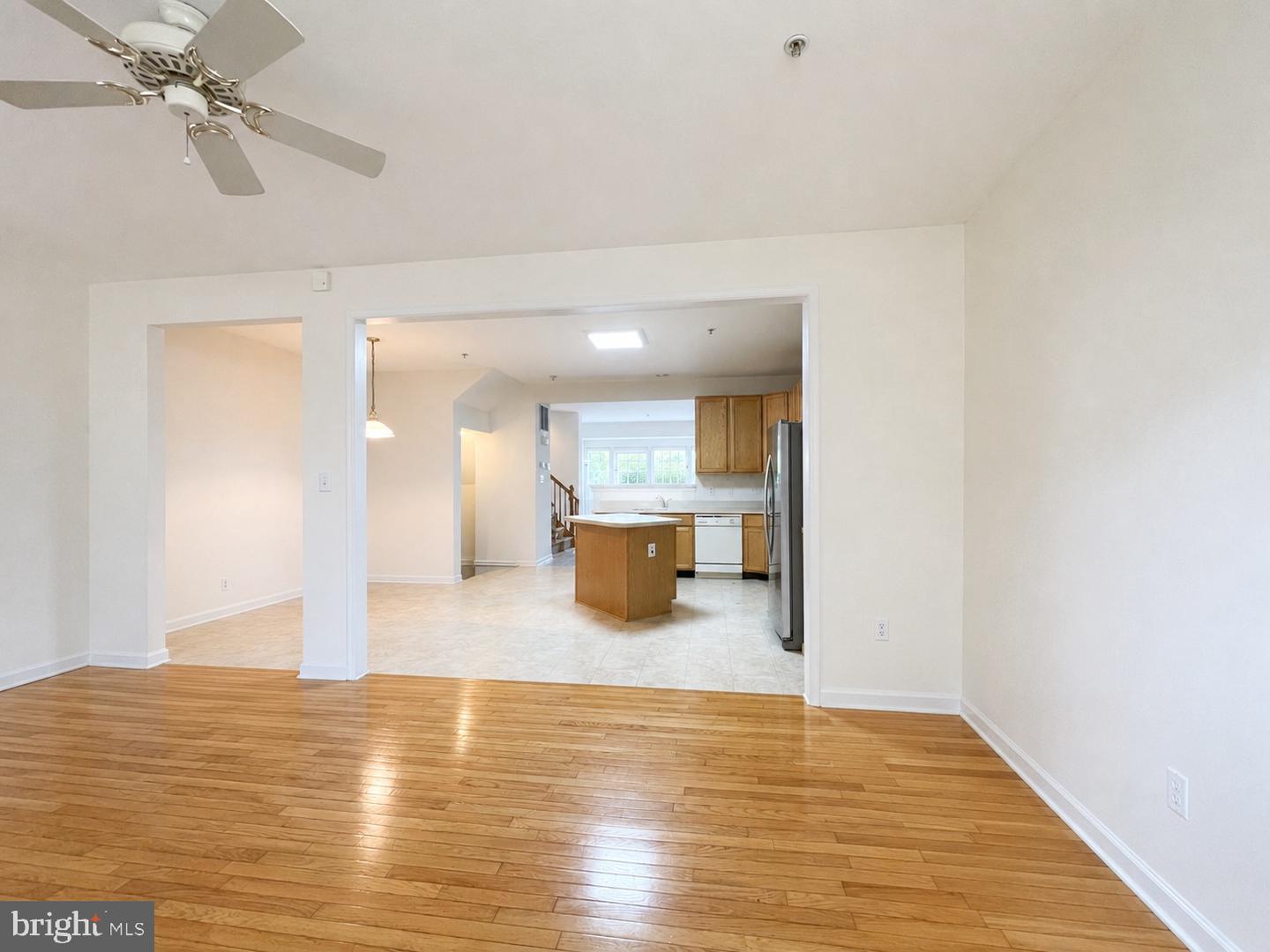 9426 Singleton Pl Property Photo 11