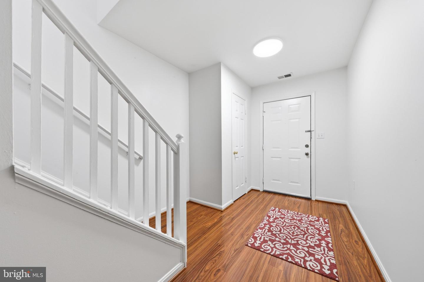 1333 Hampshire Dr #e Property Photo 2