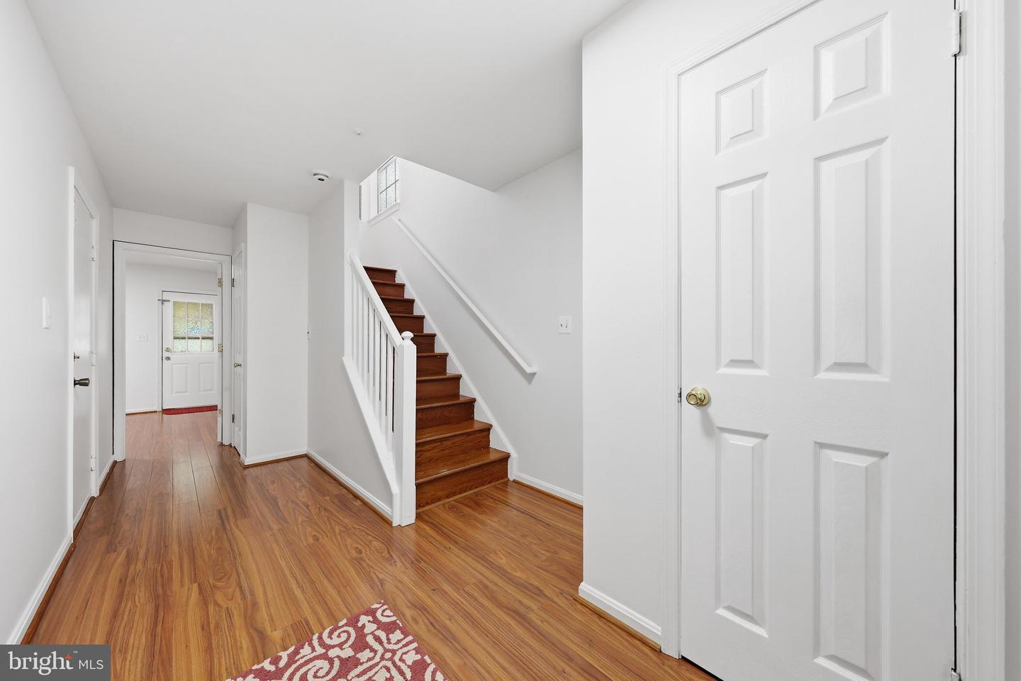 1333 Hampshire Dr #e Property Photo 3