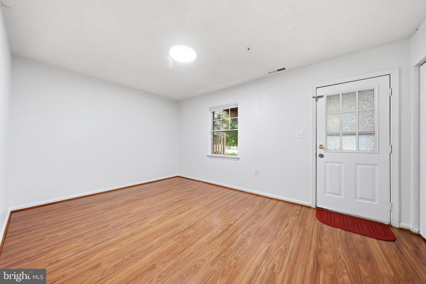 1333 Hampshire Dr #e Property Photo 4