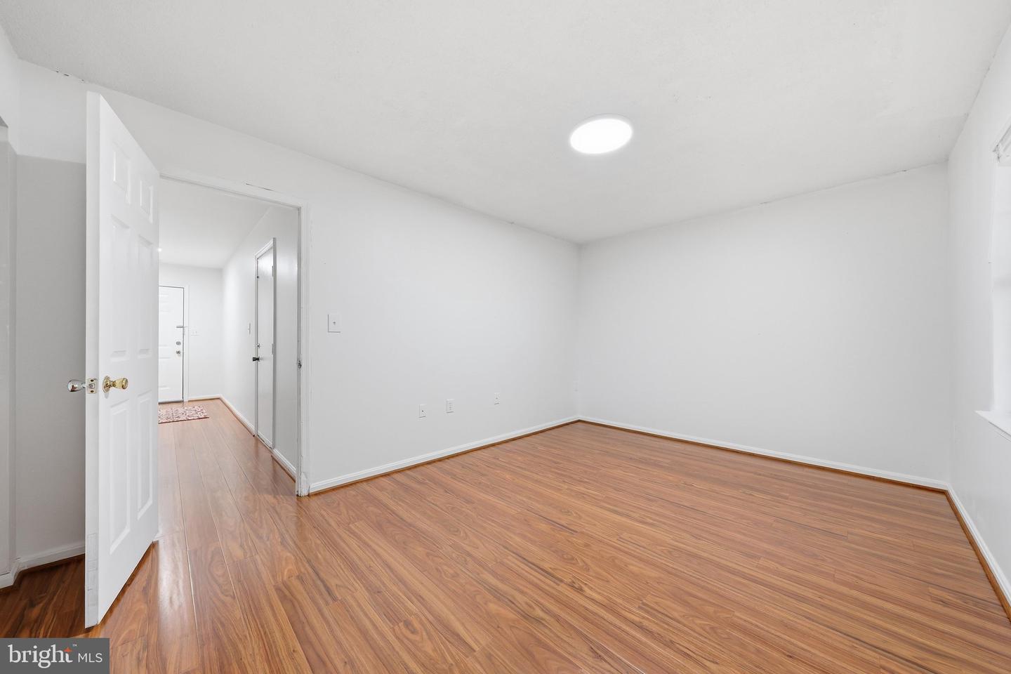 1333 Hampshire Dr #e Property Photo 6