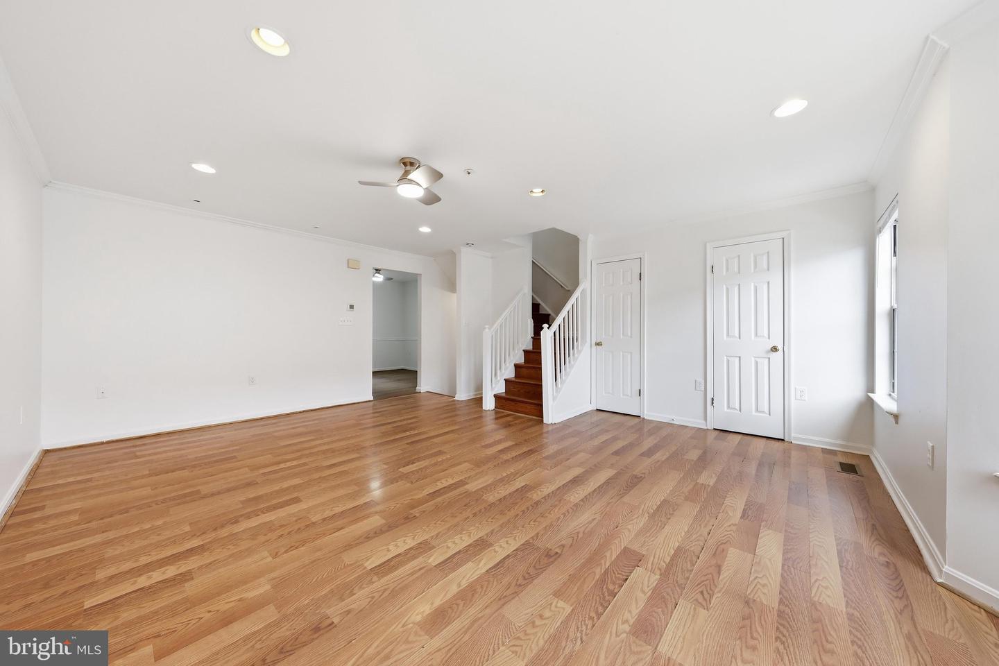 1333 Hampshire Dr #e Property Photo 8