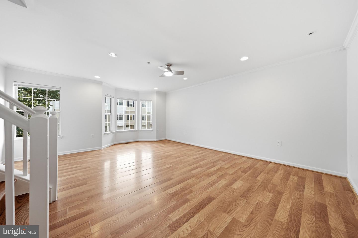 1333 Hampshire Dr #e Property Photo 9