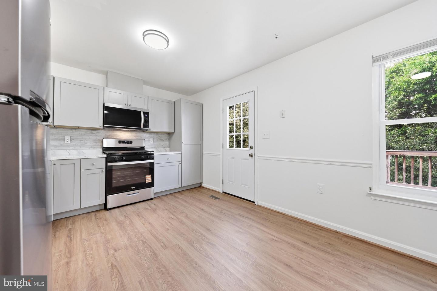 1333 Hampshire Dr #e Property Photo 11