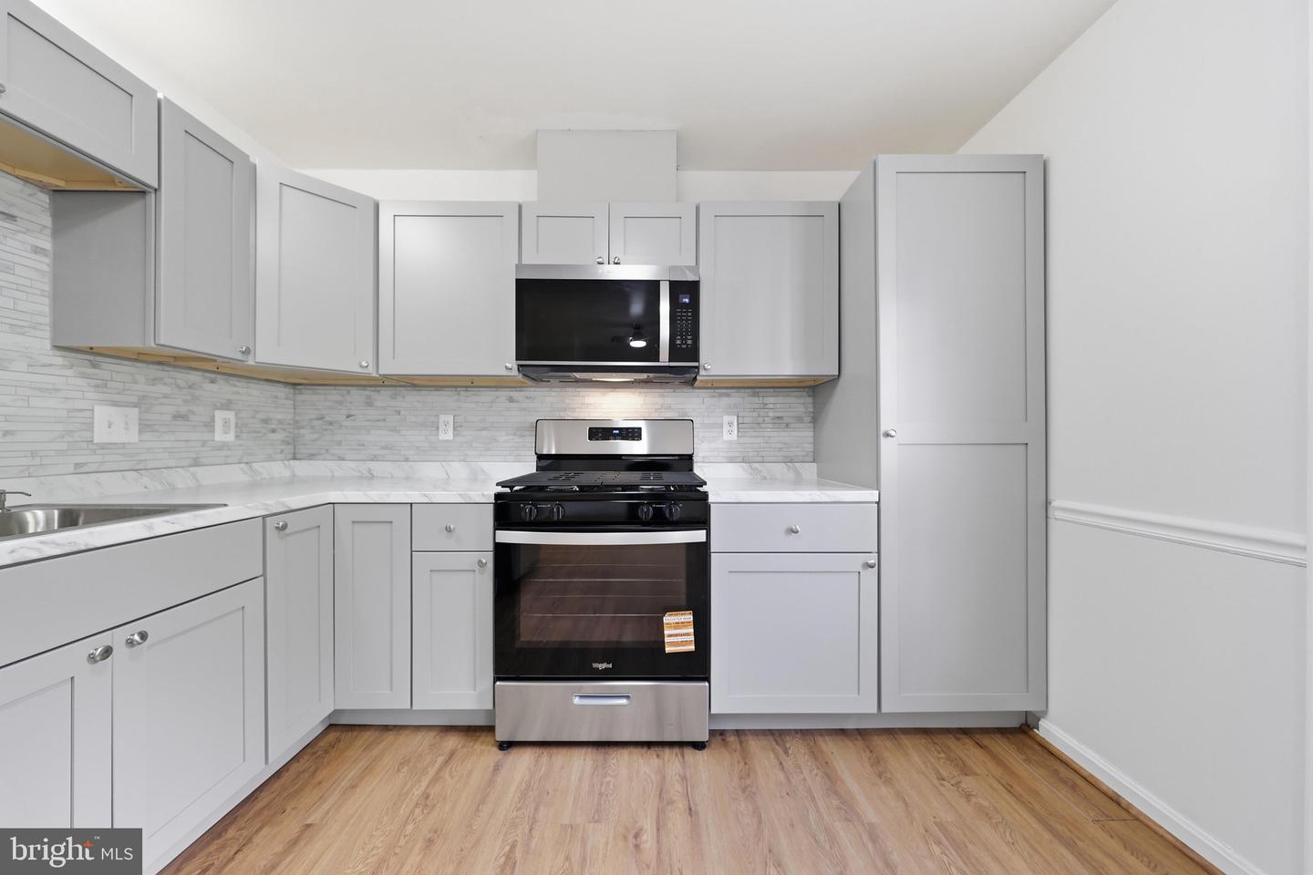 1333 Hampshire Dr #e Property Photo 16