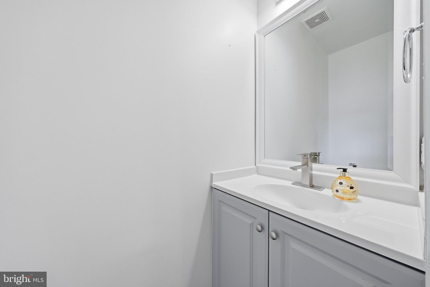 1333 Hampshire Dr #e Property Photo 21