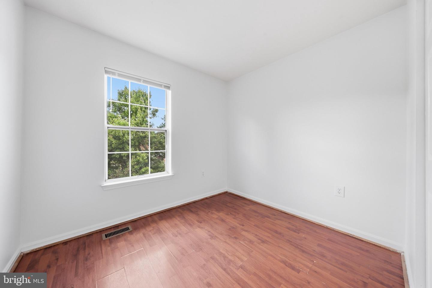 1333 Hampshire Dr #e Property Photo 32