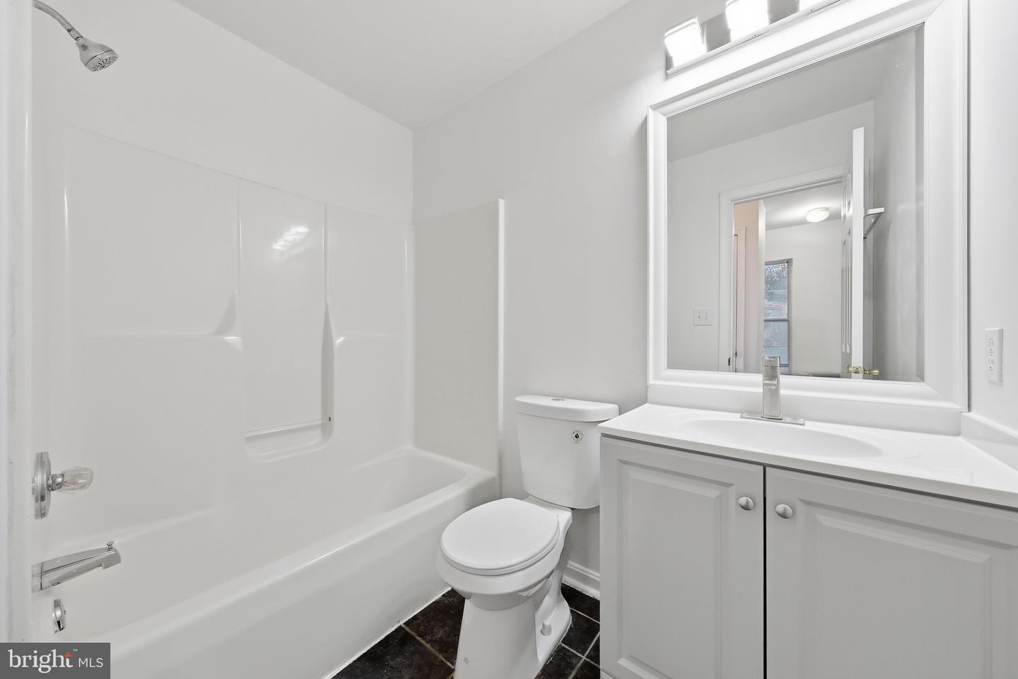 1333 Hampshire Dr #e Property Photo 35