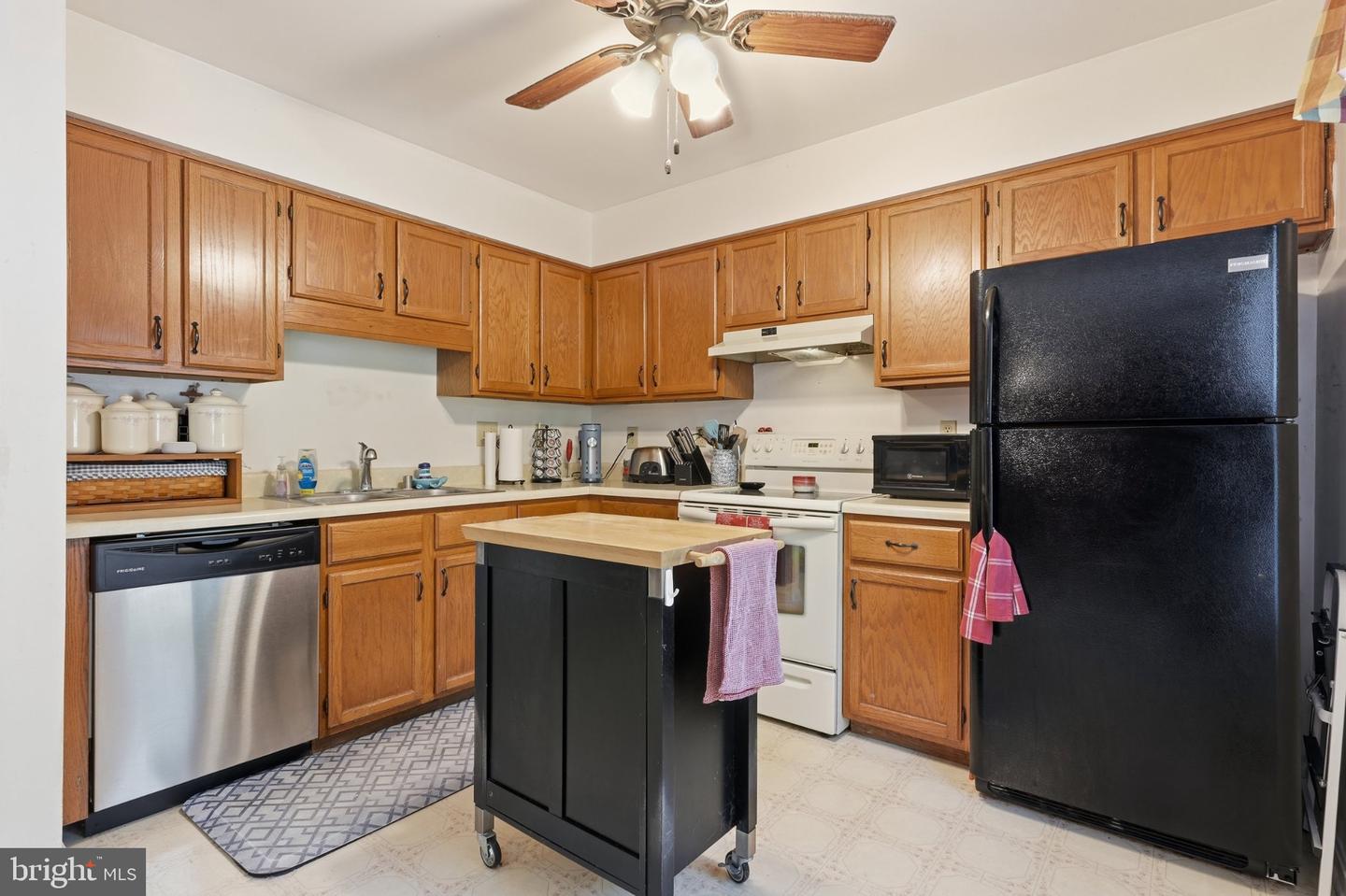 130 E Hammaker Property Photo 6