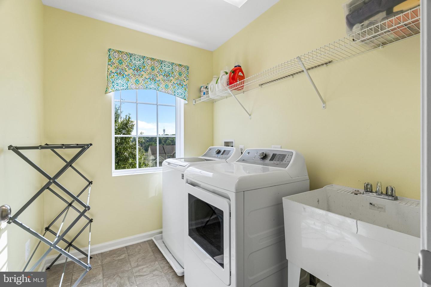 8432 Cliffview Ln Property Photo 32