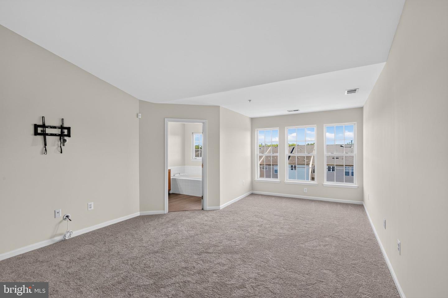 104 Fiona Way Property Photo 23