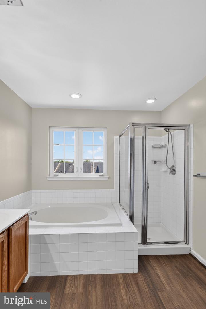 104 Fiona Way Property Photo 28