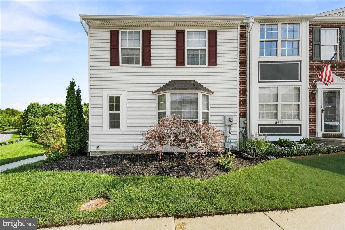 5631 TESSIE CT Property Photo 1