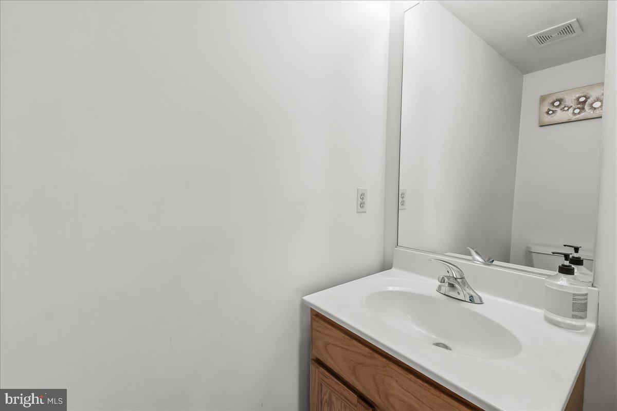 5631 Tessie Ct Property Photo 23