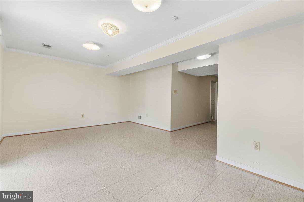 5631 Tessie Ct Property Photo 24