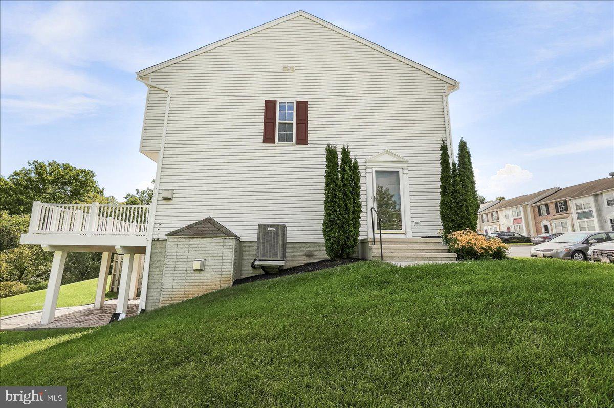 5631 Tessie Ct Property Photo 32