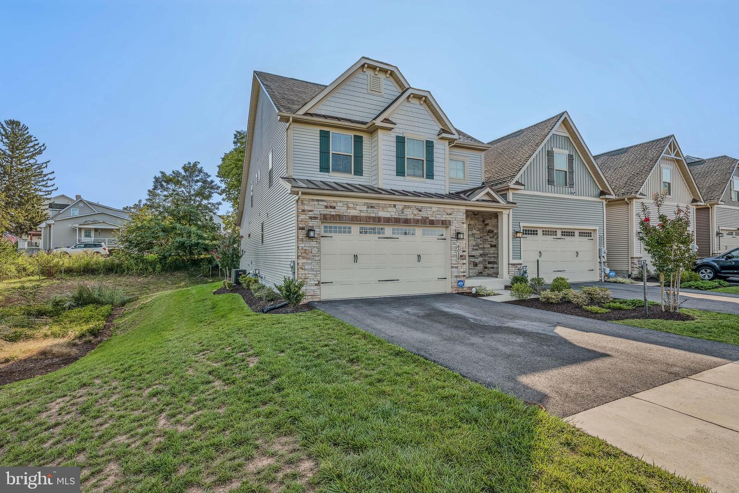 MDFR2088706 Property Photo 3