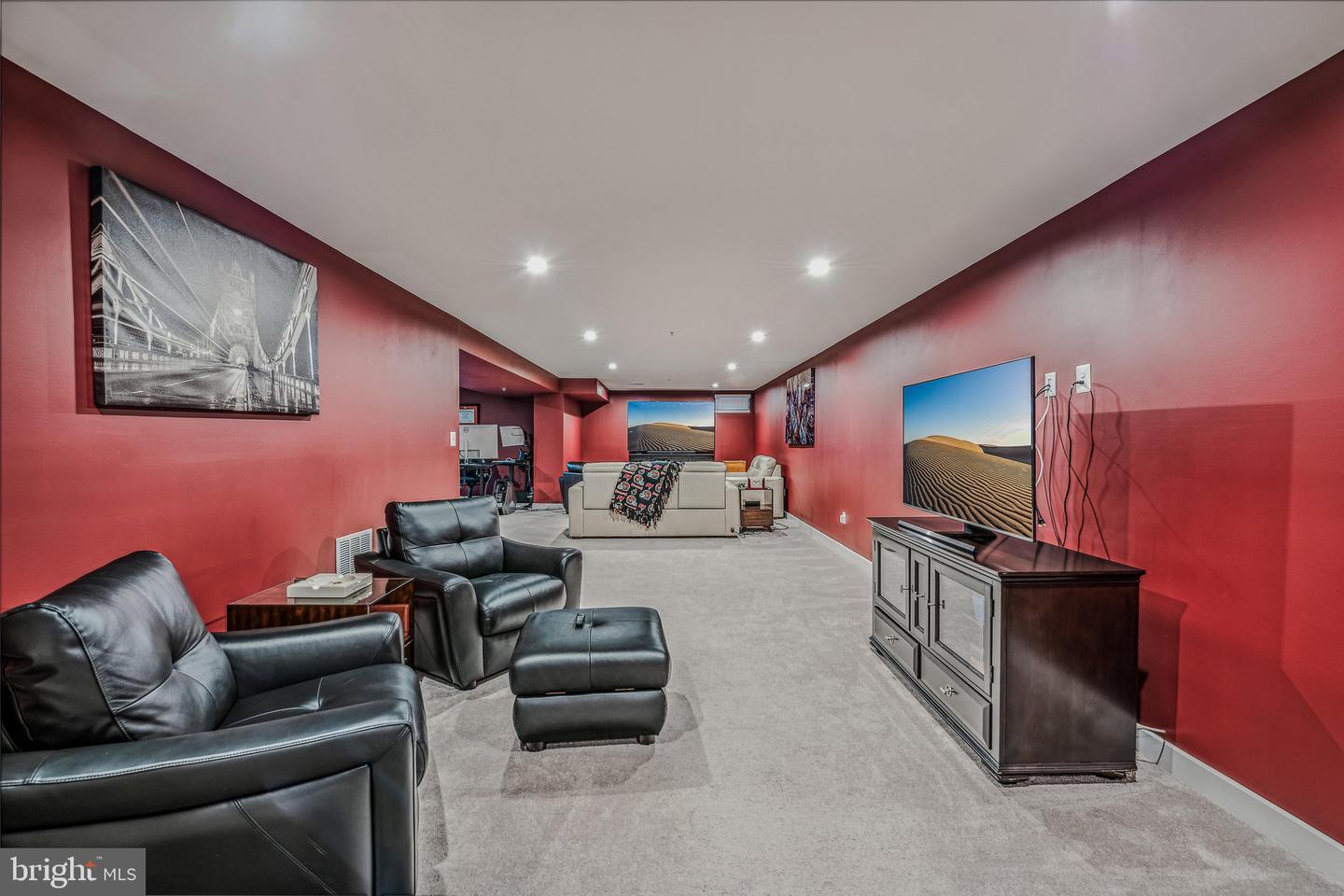 MDFR2088706 Property Photo 32