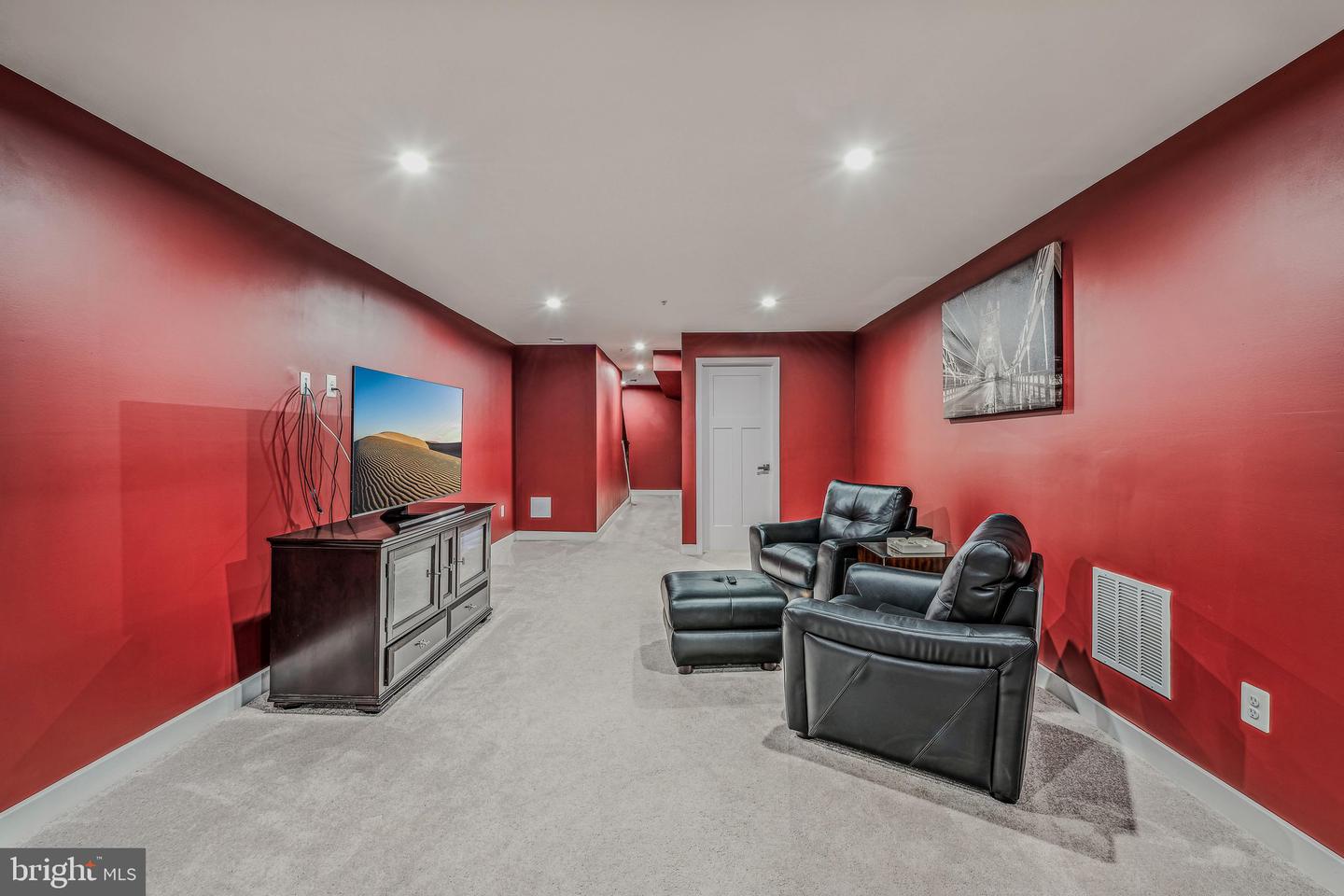 MDFR2088706 Property Photo 34