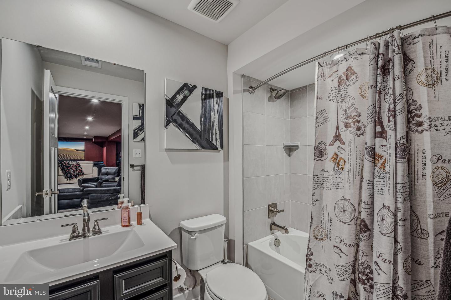 MDFR2088706 Property Photo 35