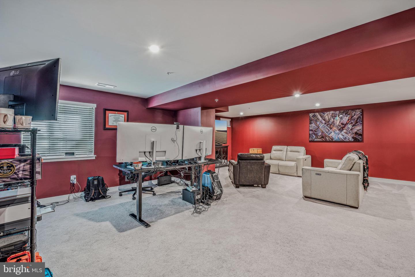 MDFR2088706 Property Photo 38