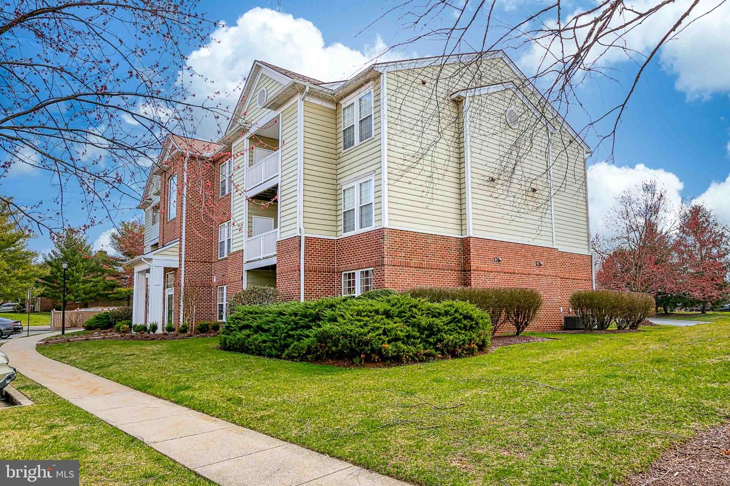 8202 BLUE HERON DR #3C Property Photo 1
